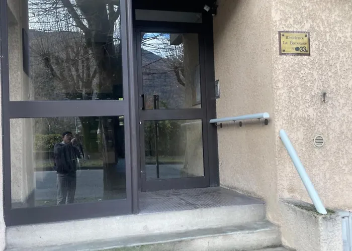 33 Boulevard Charles De Gaulle